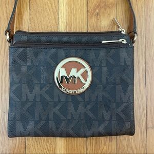 Michael Kors Multi-Compartment Crossbody Bag
